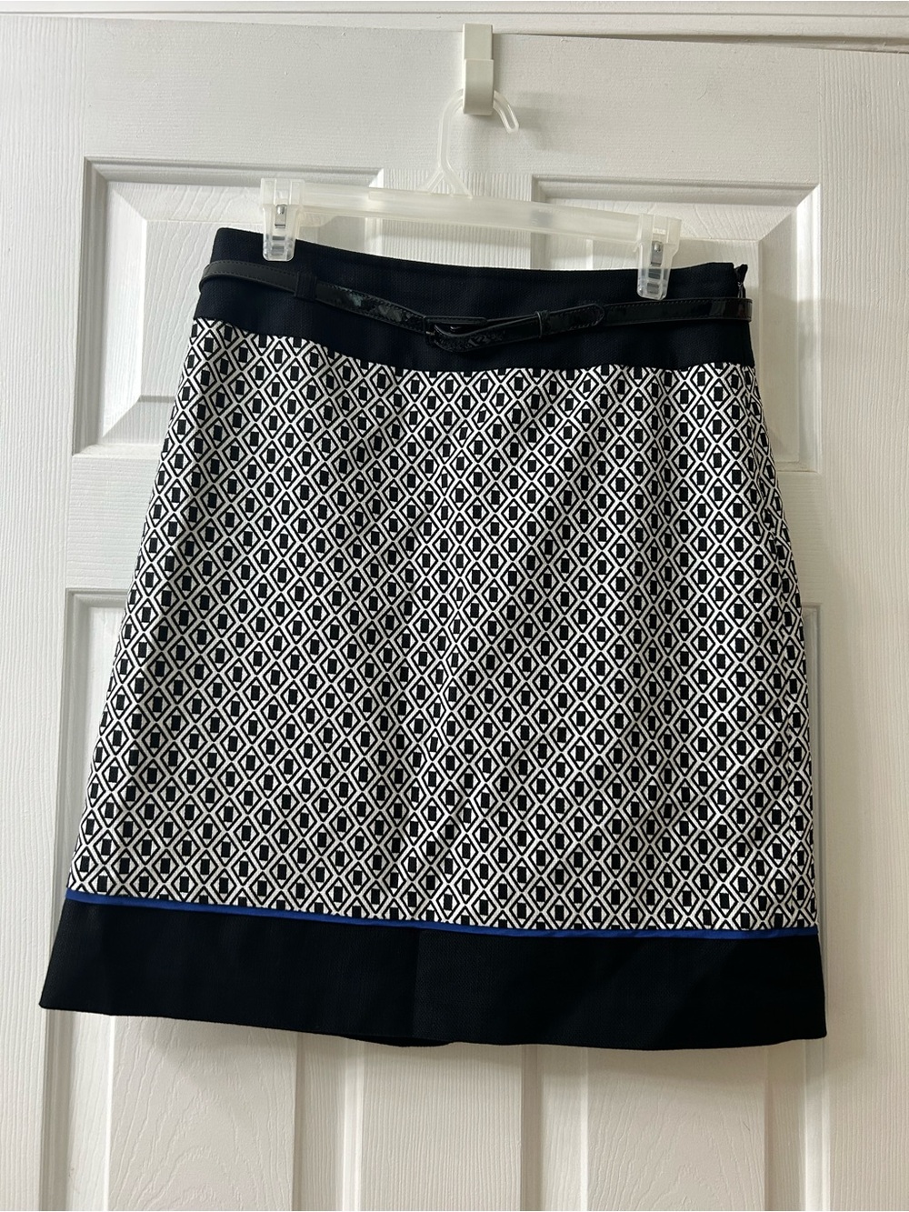 Ann Taylor Black and White Printed A-Line Skirt with Blue Trim with Belt